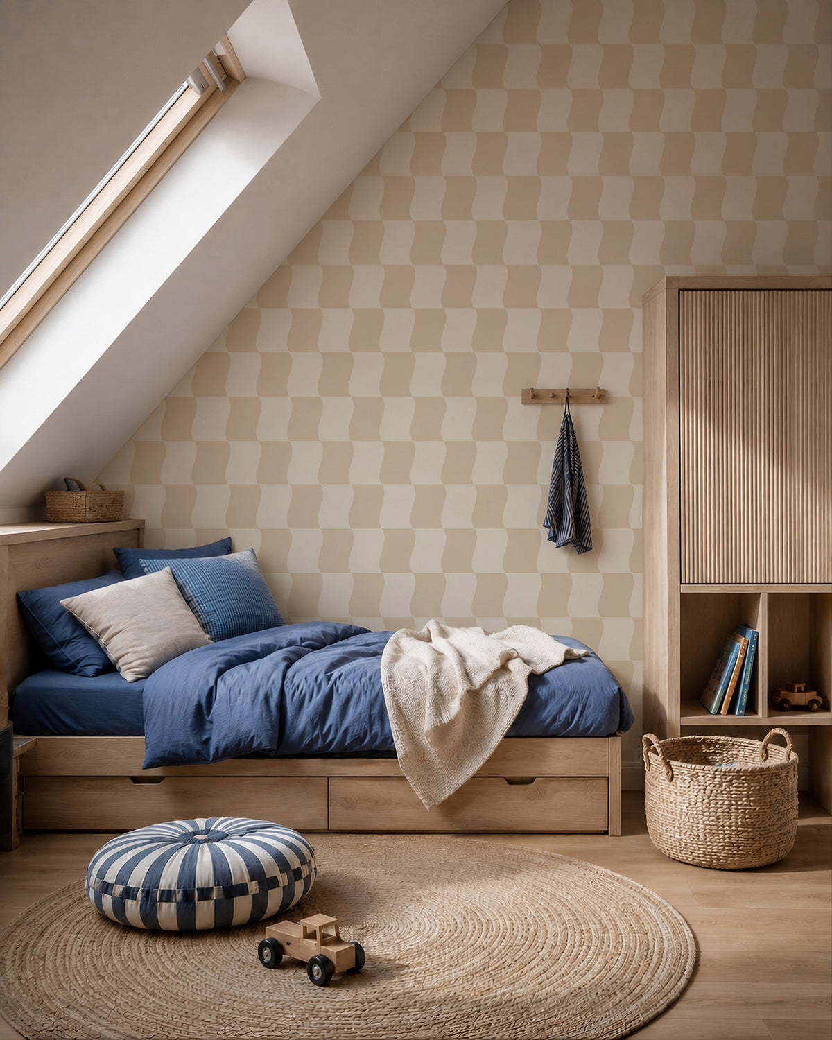 Chambre d'enfant avec le papier peint « Wavy Blocks » en beige